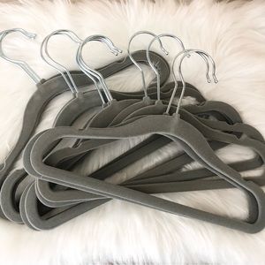 🔥 EUC Kid’s Felt Hangers